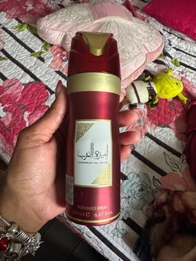 Yara Red & Gold Perfumed Body Spray- princess of Arabia